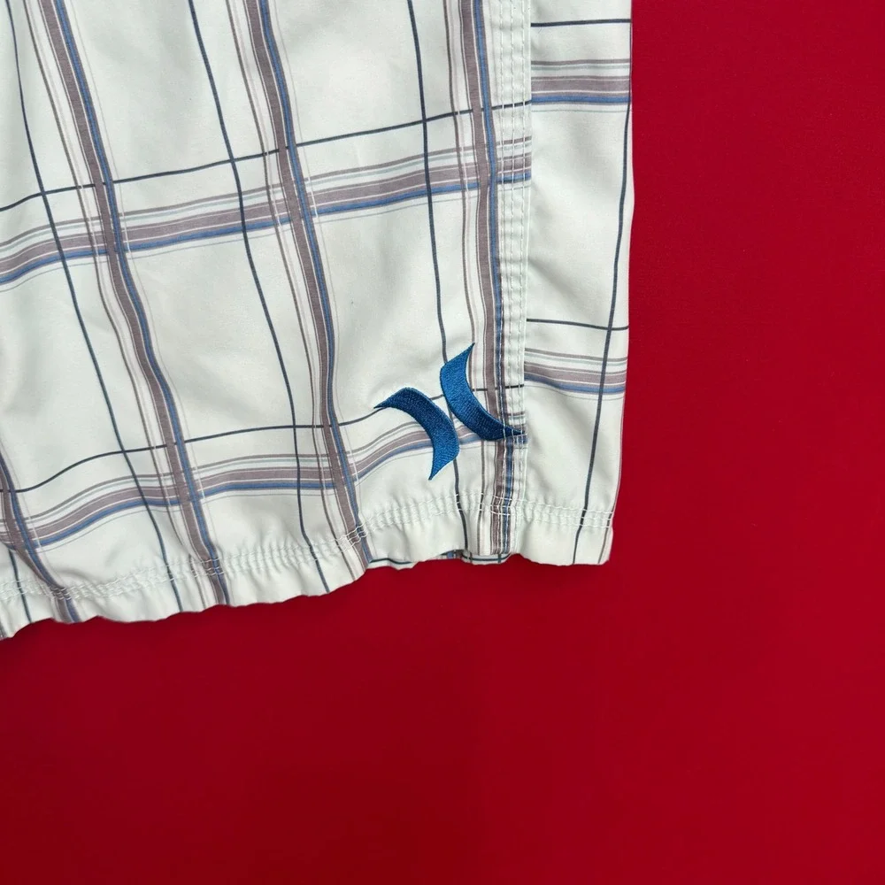 VTG Y2K Hurley Mens Plaid Board Shorts SIZE LARGE White Blue Cargo Swim Trunks‎